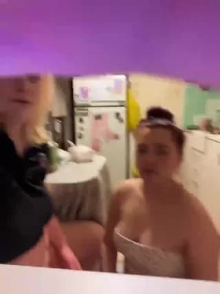 BellaAndAlice - bongacams