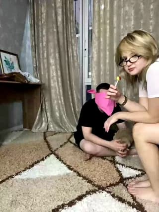 Blonde-mur - bongacams