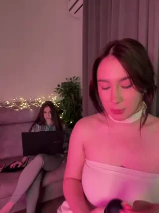 CurvyWoman- - bongacams