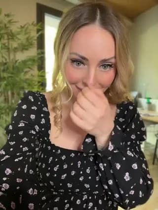 EmaSalis - stripchat