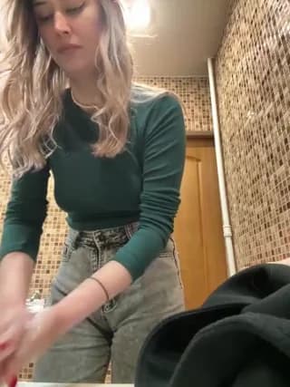 blonde_exe - stripchat