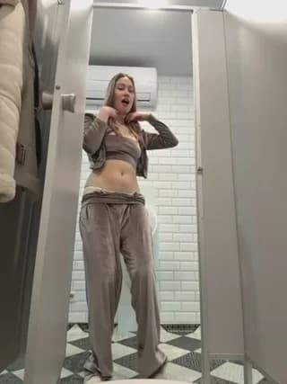 blonde_exe - stripchat